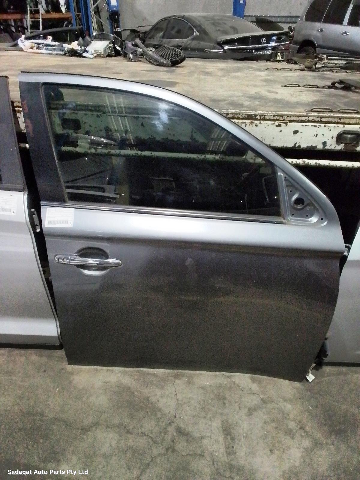Mitsubishi Outlander Right Front Door