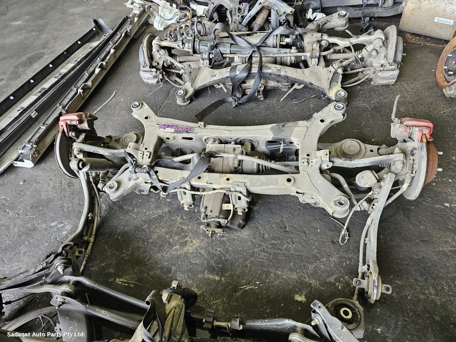 Hyundai Santa Fe Left Rear Hub Assembly