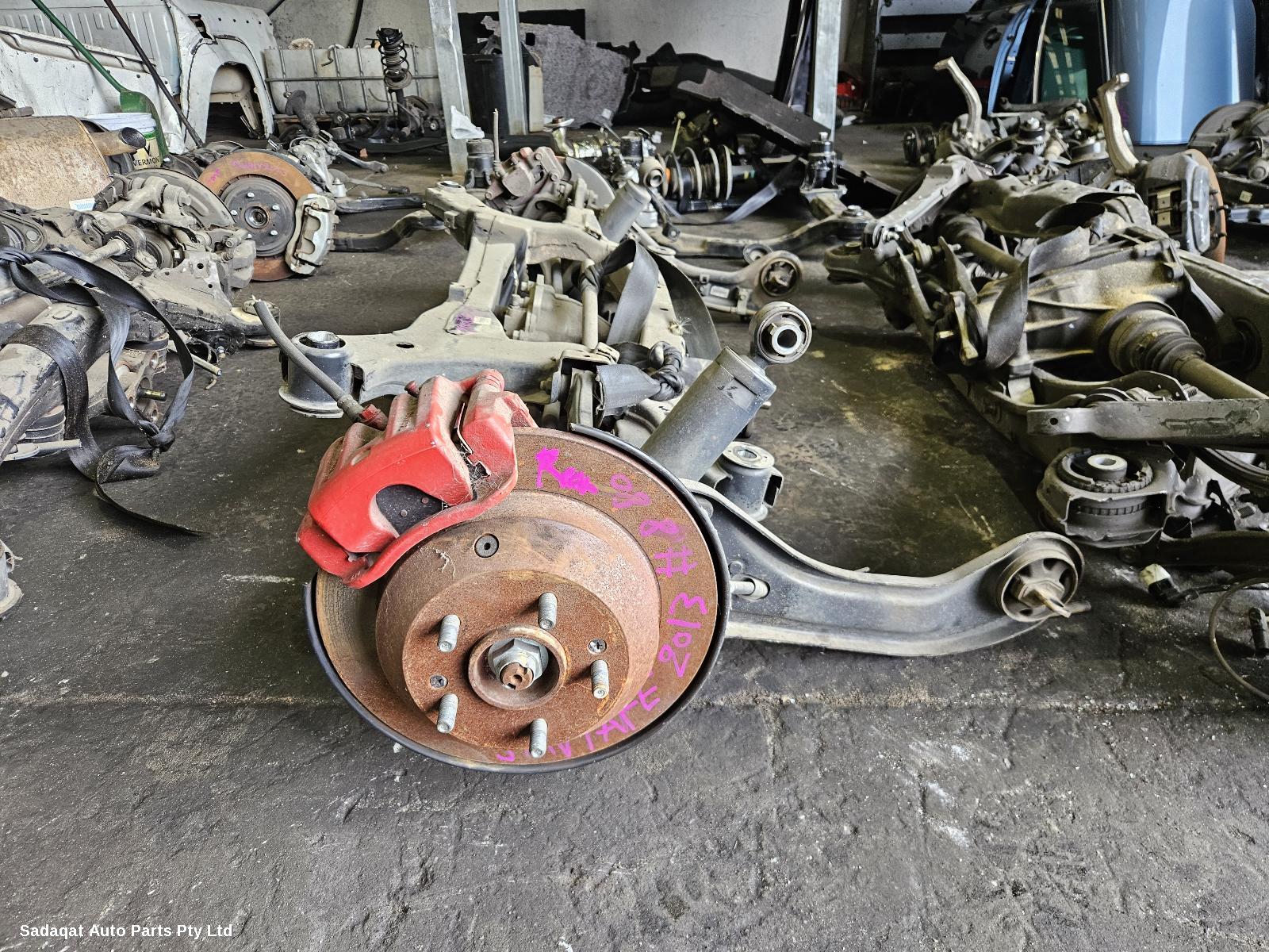 Hyundai Santa Fe Left Rear Hub Assembly