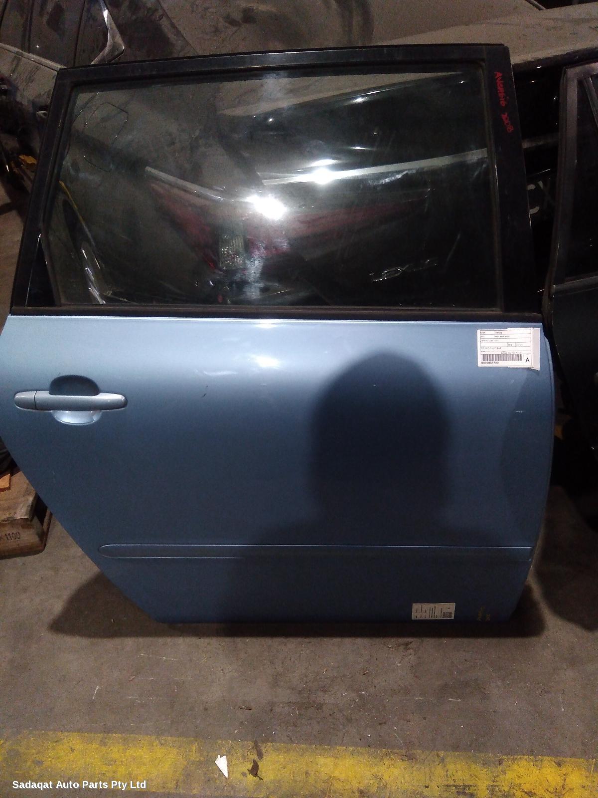 Toyota Avensis Right_rear_door_sliding