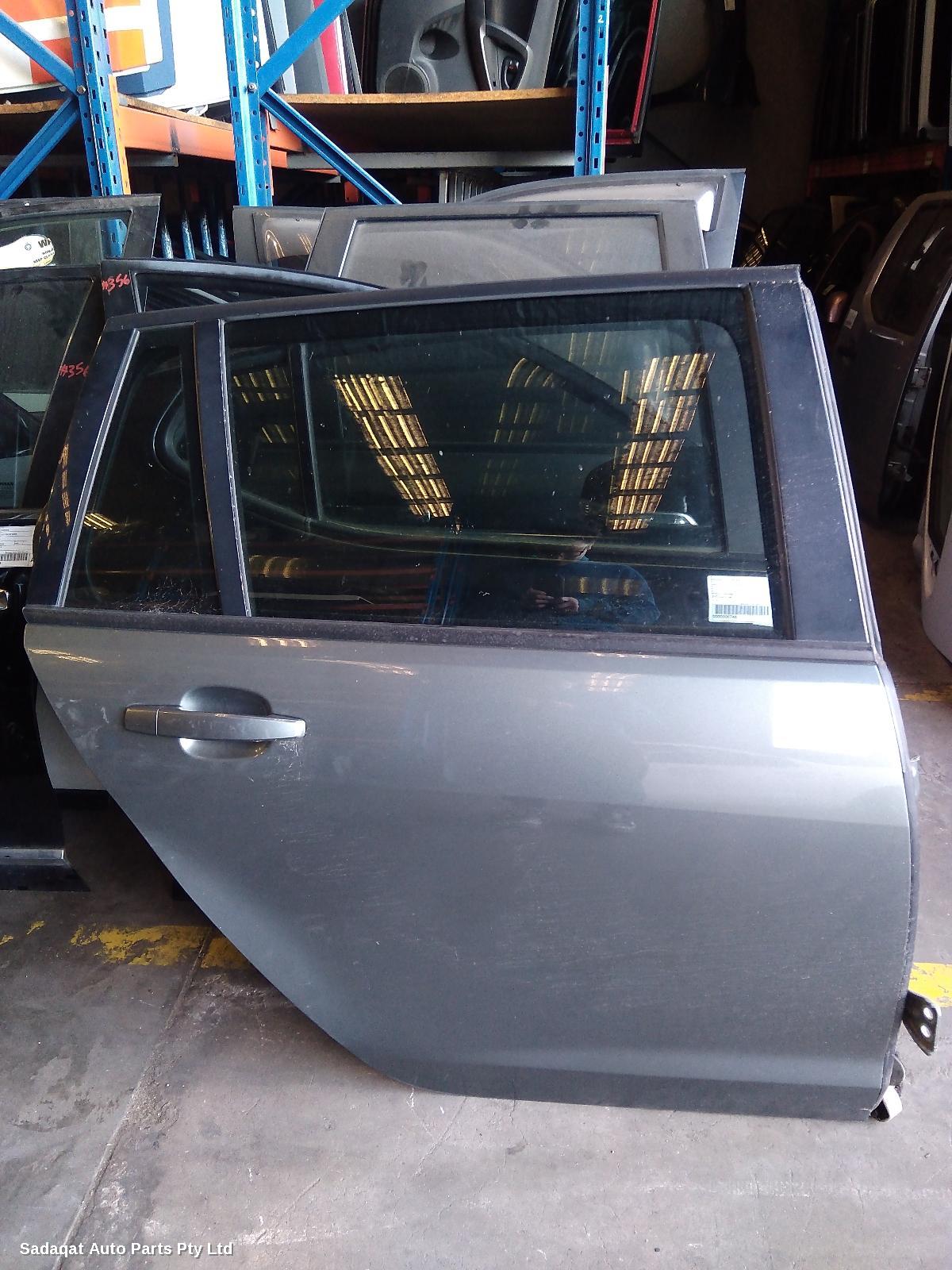Holden Commodore Right_rear_door_sliding