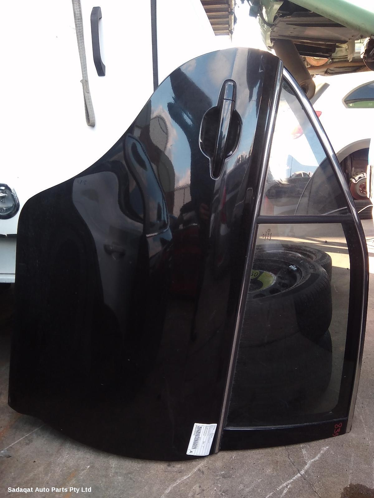 Toyota Aurion Right_rear_door_sliding