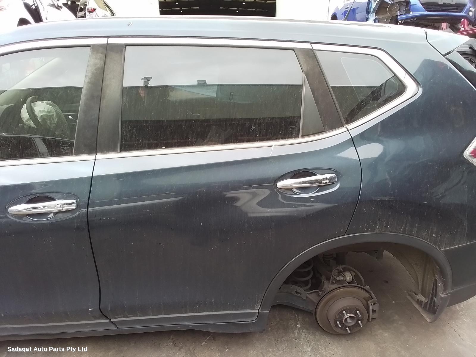 Nissan Xtrail Right Front Door