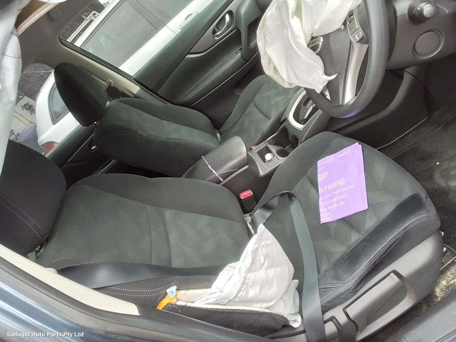 Nissan Xtrail Right Front Door