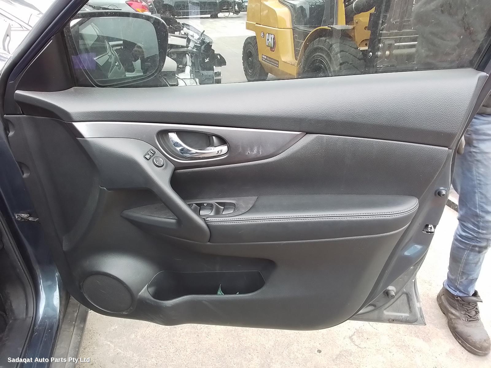 Nissan Xtrail Right Front Door
