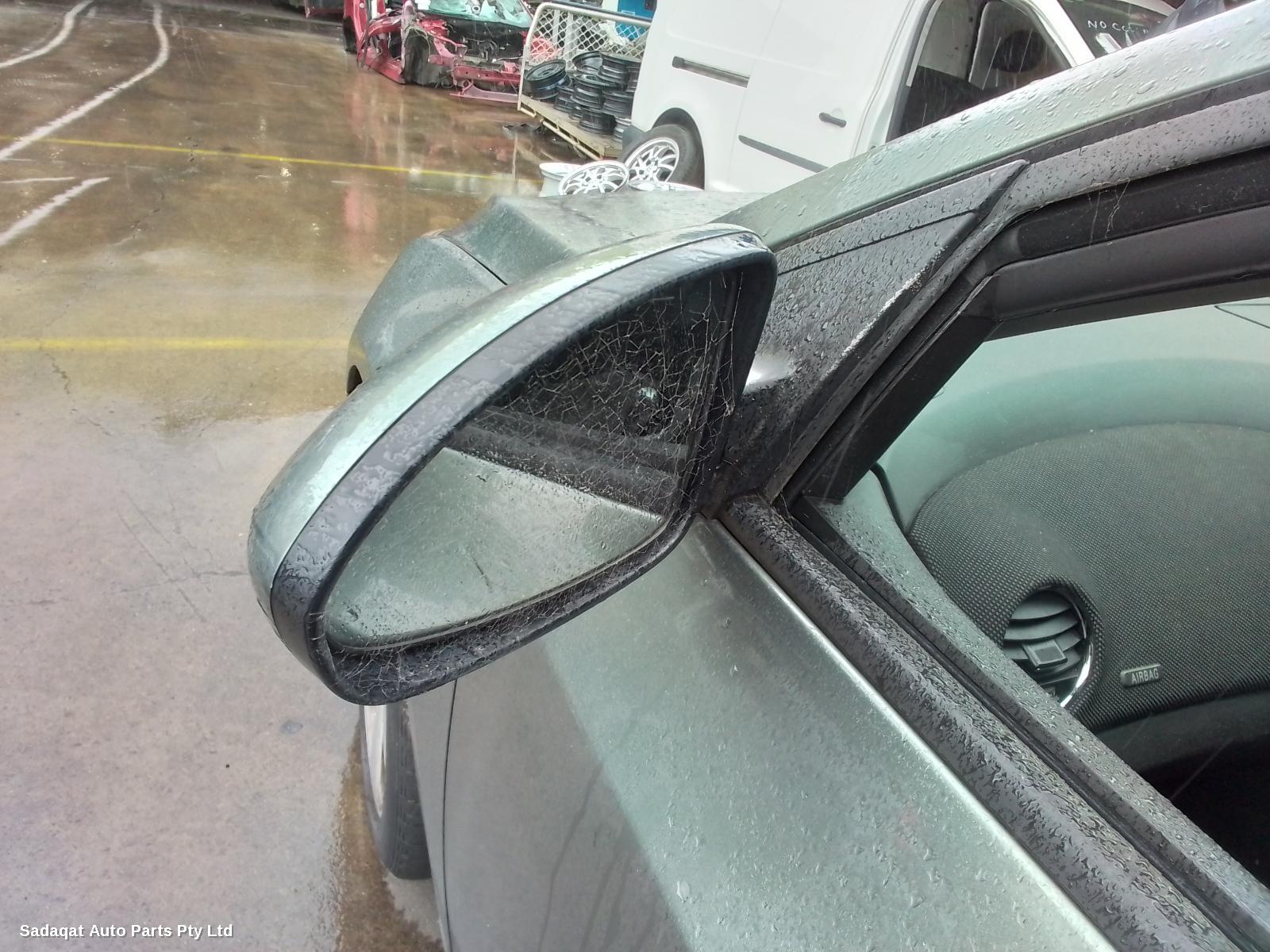 Holden Cruze Right Headlamp