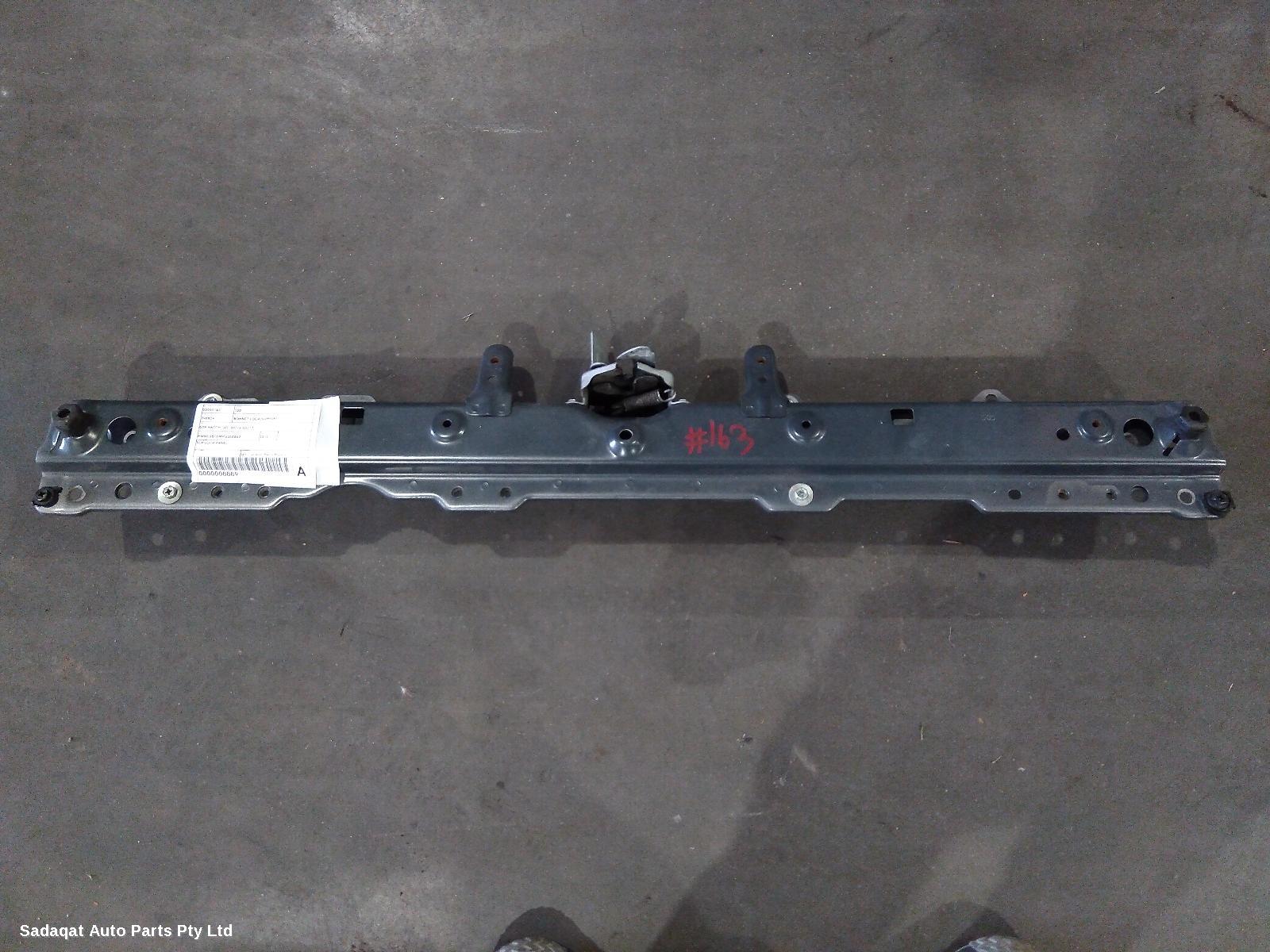 Hyundai I30 Bonnet Lock/support