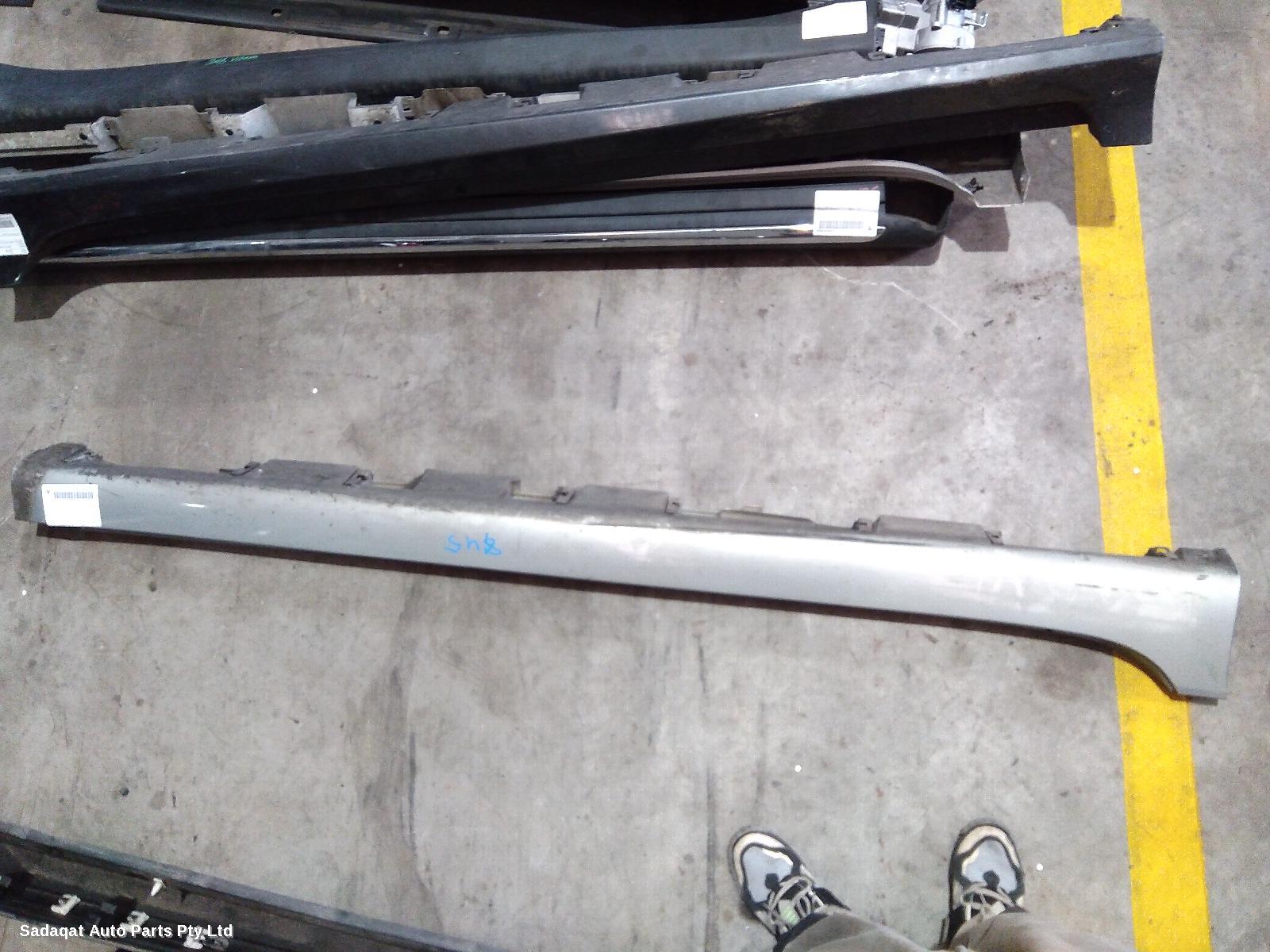 Toyota Aurion Side Step/skirt