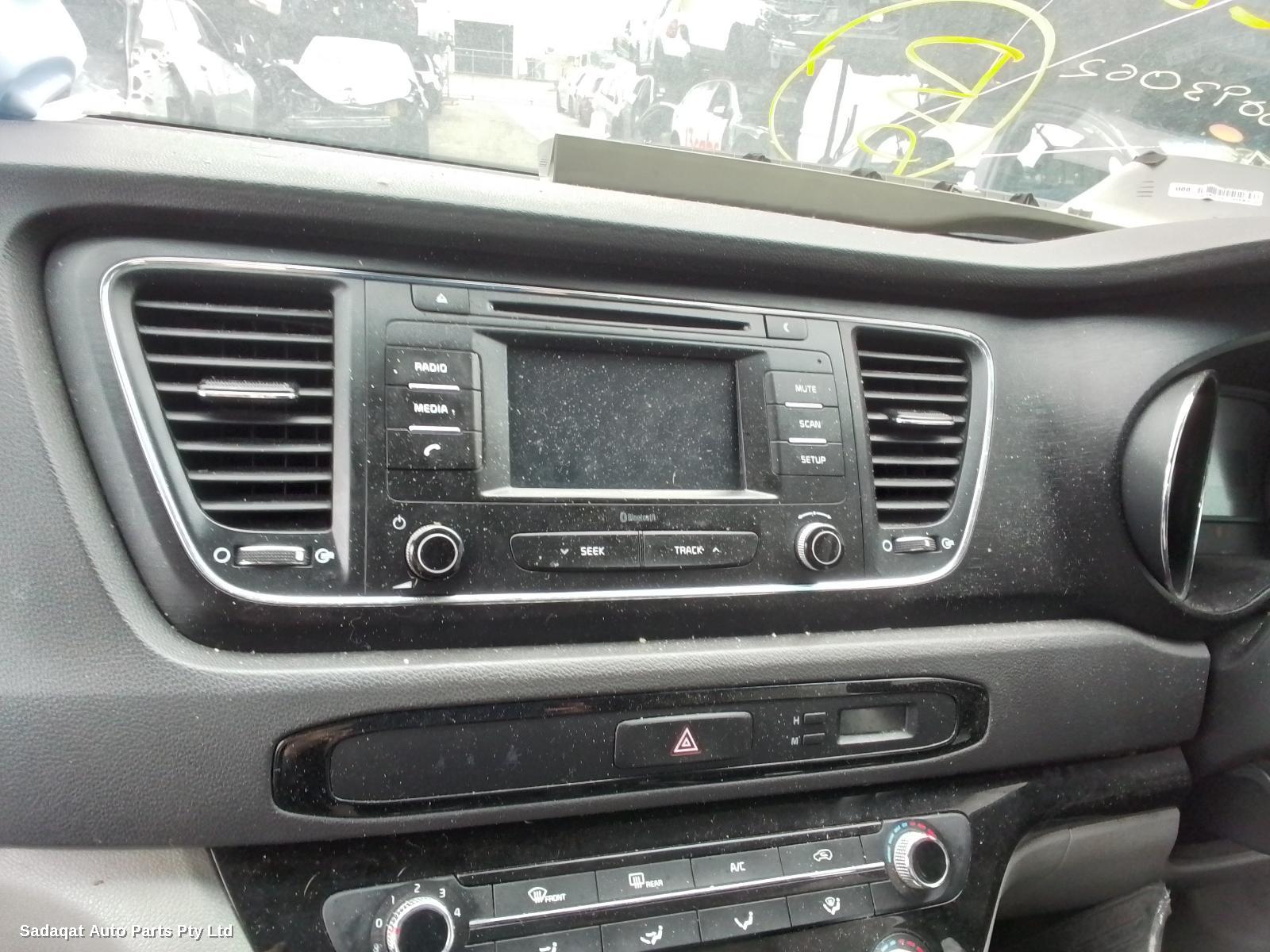 Kia Carnival/grand Carnival Right_rear_door_sliding