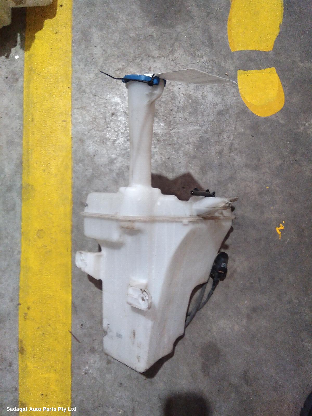 Hyundai Elantra Washer Bottle
