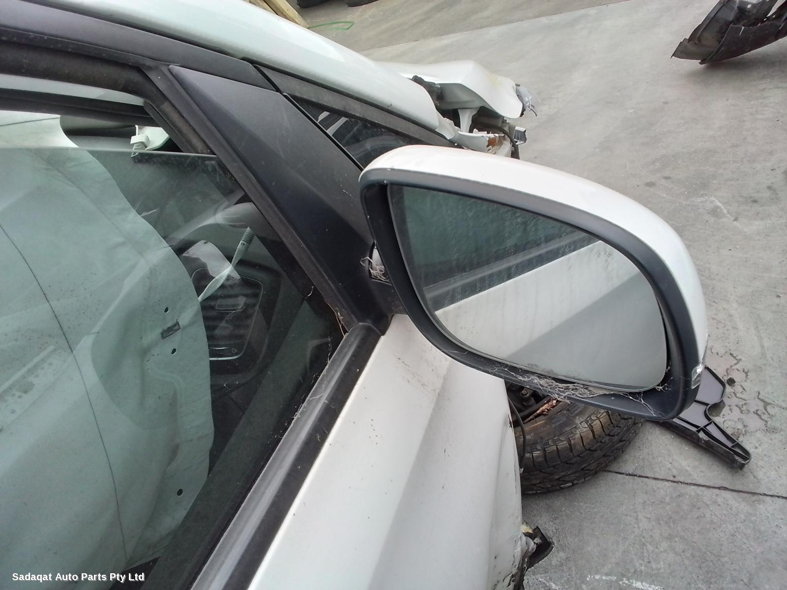 Kia Carnival/grand Carnival Right_rear_door_sliding