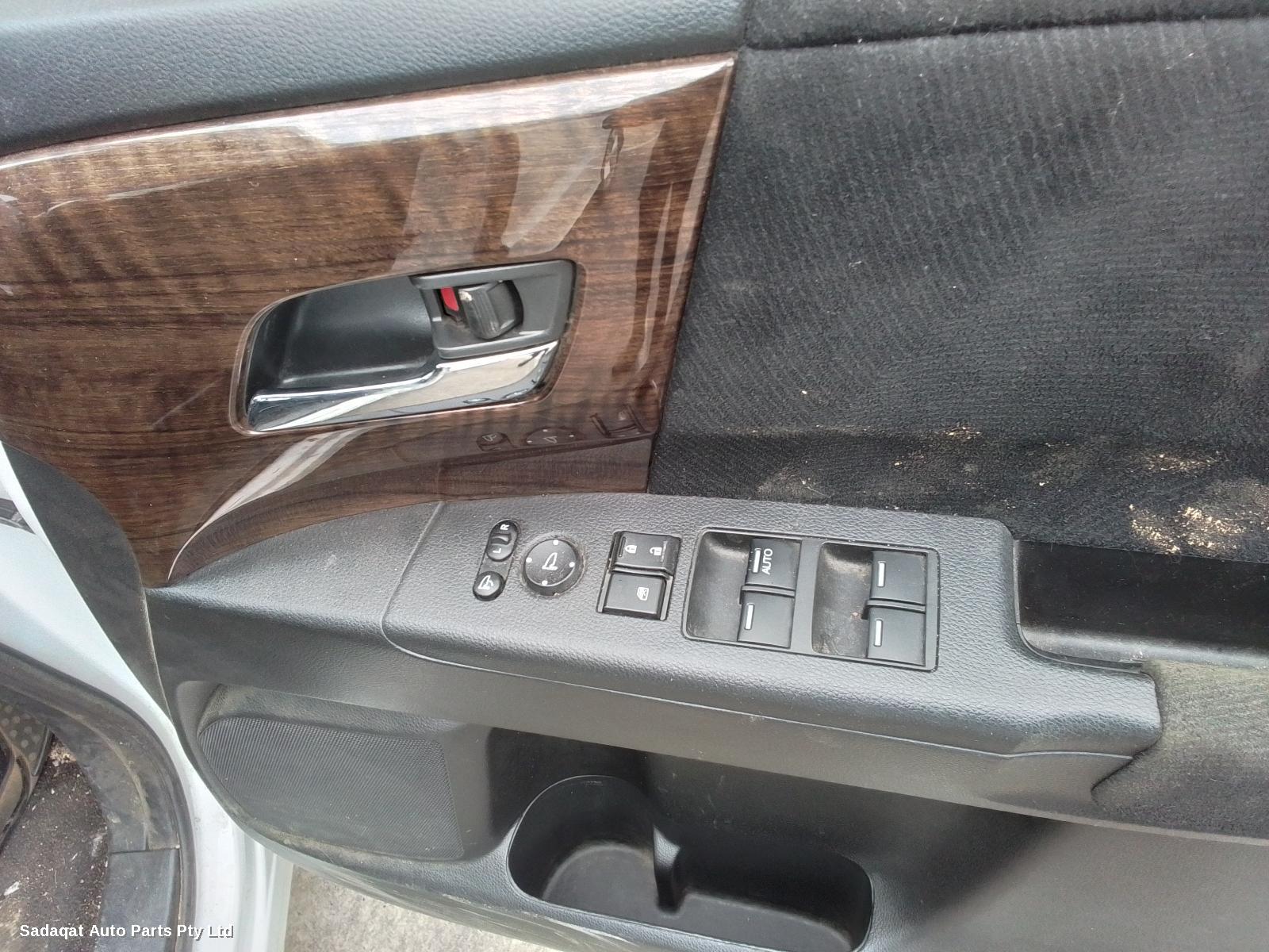 Honda Odyssey Left Front Door Window