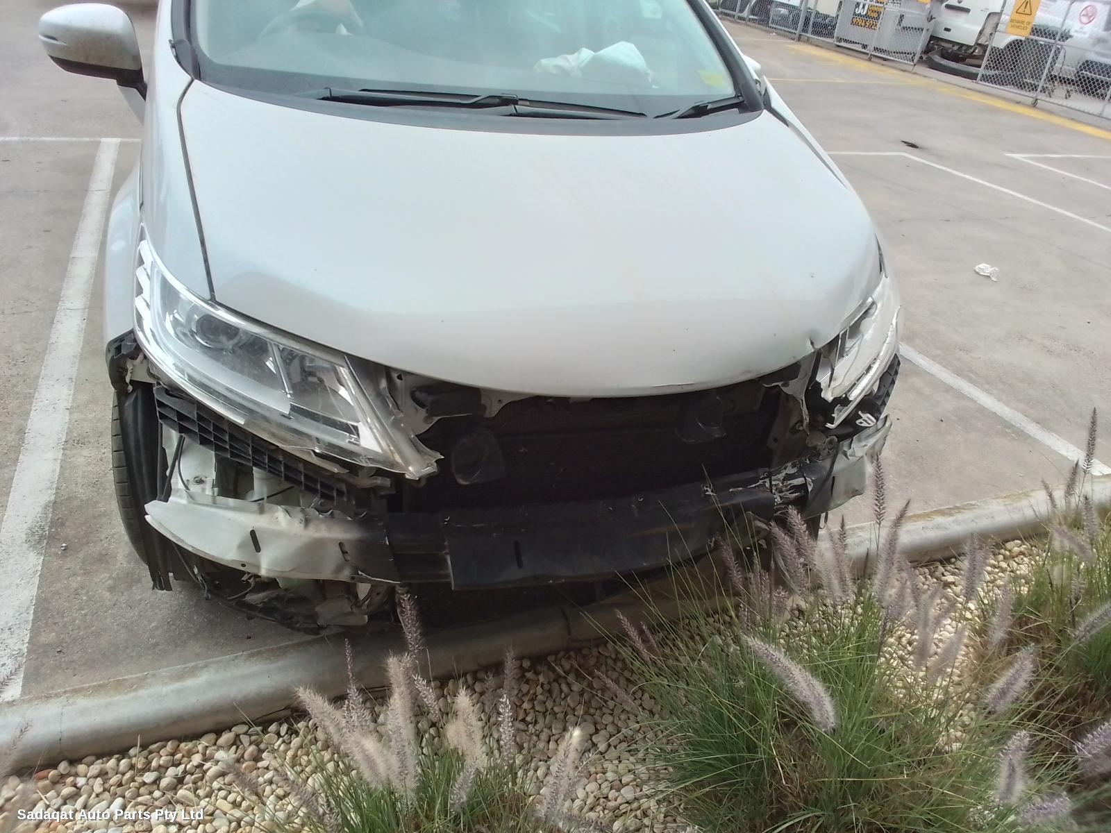 Honda Odyssey Left Front Door Window