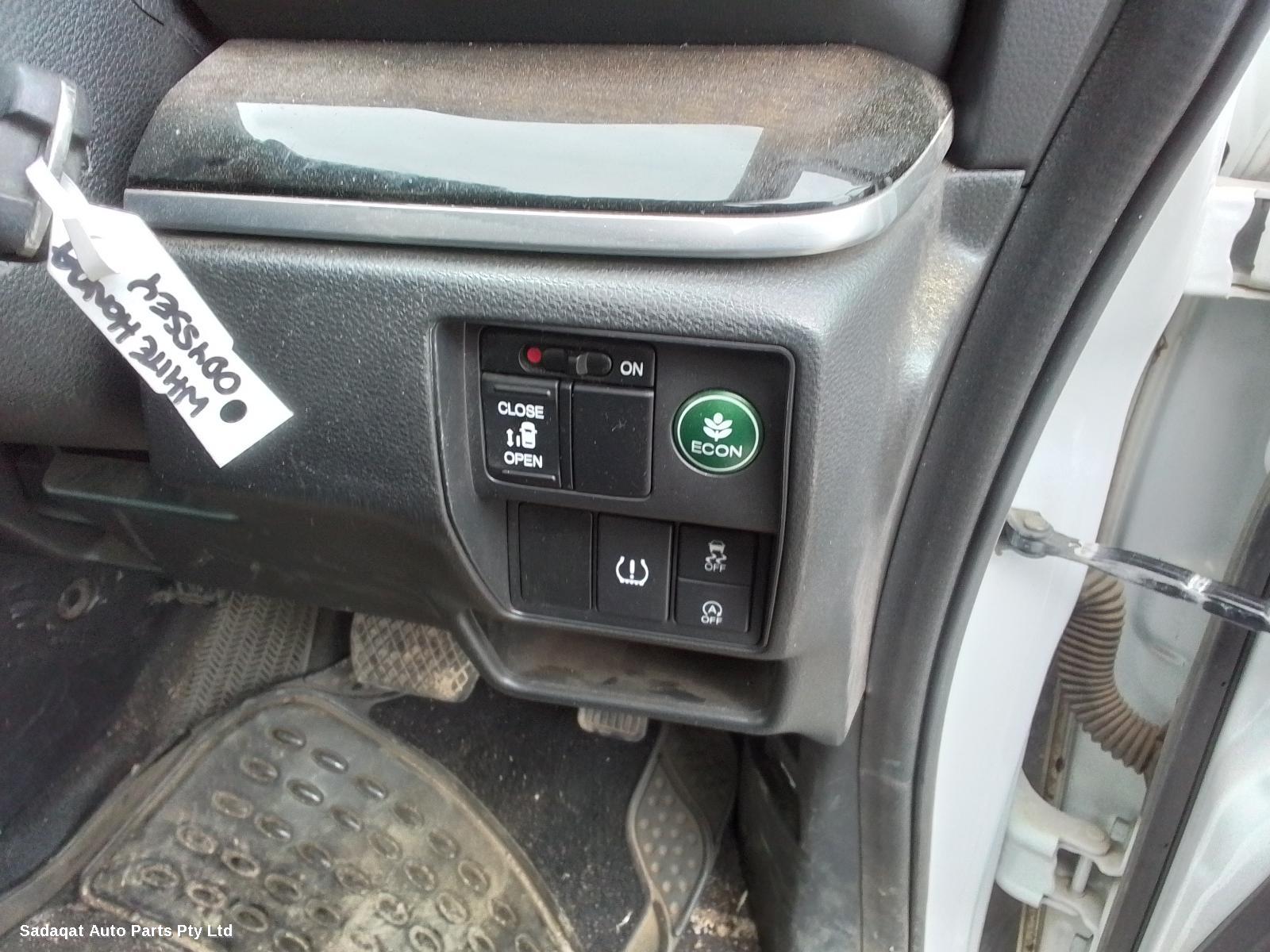 Honda Odyssey Left Front Door Window