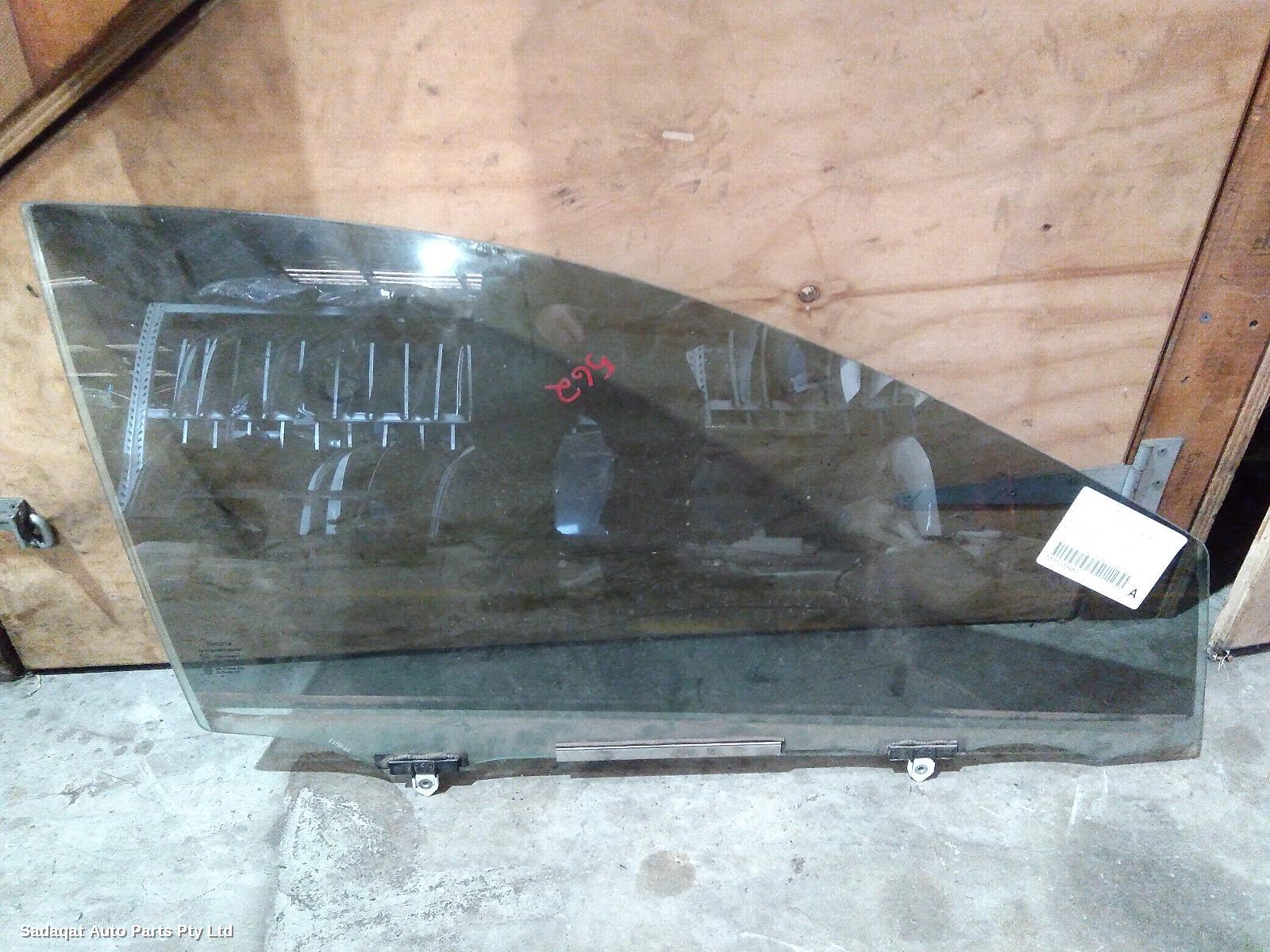 Toyota Corolla Right Front Door Window