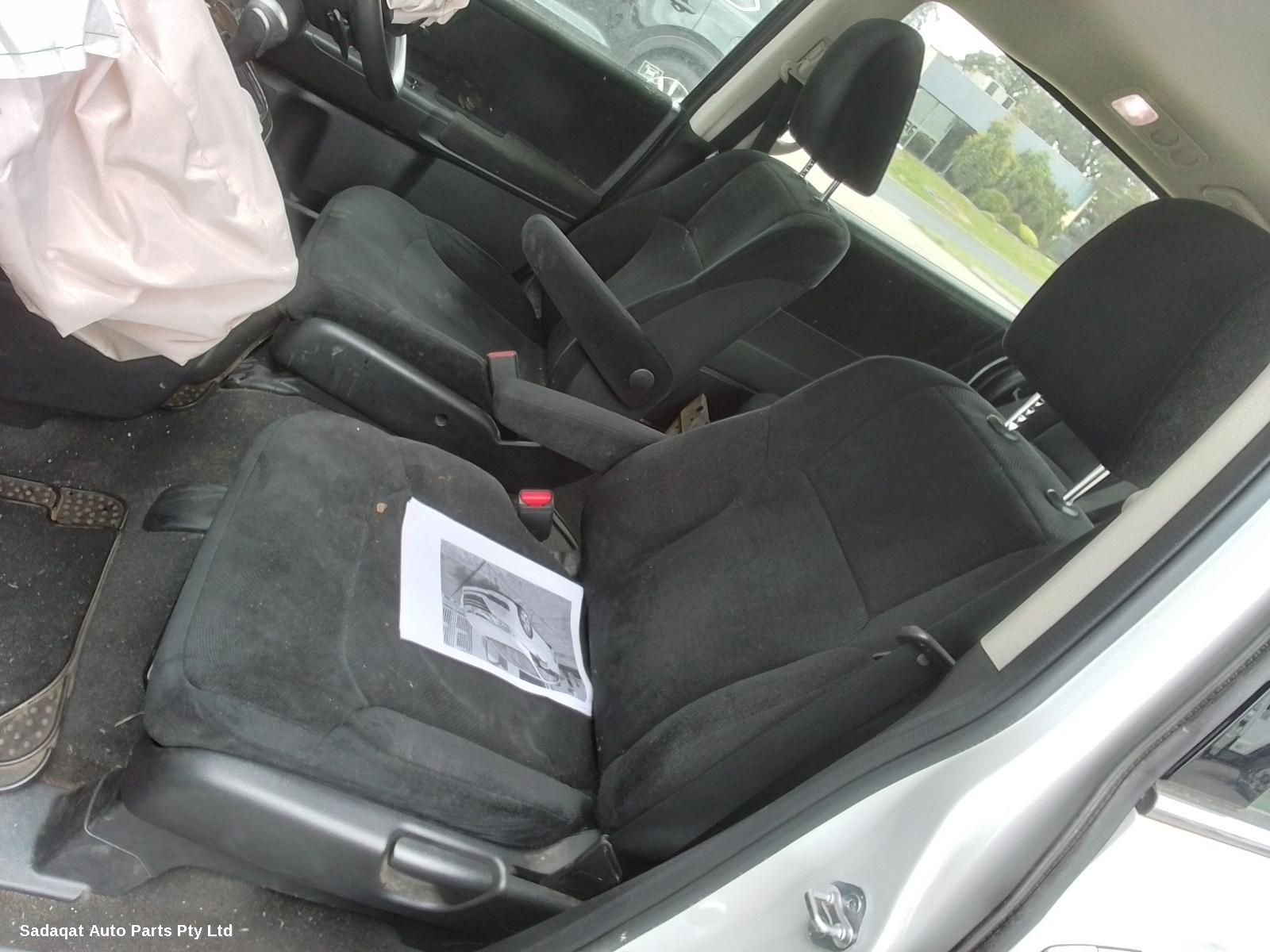 Honda Odyssey Left Front Door Window