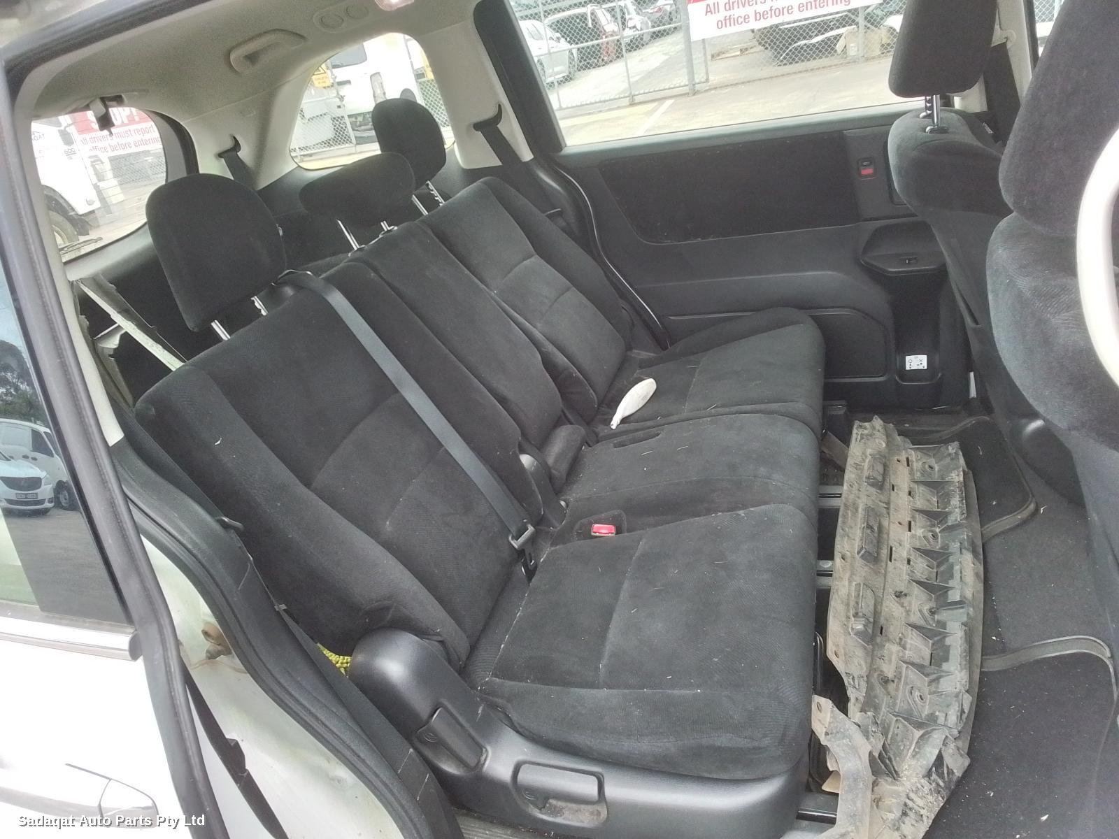 Honda Odyssey Left Front Door Window