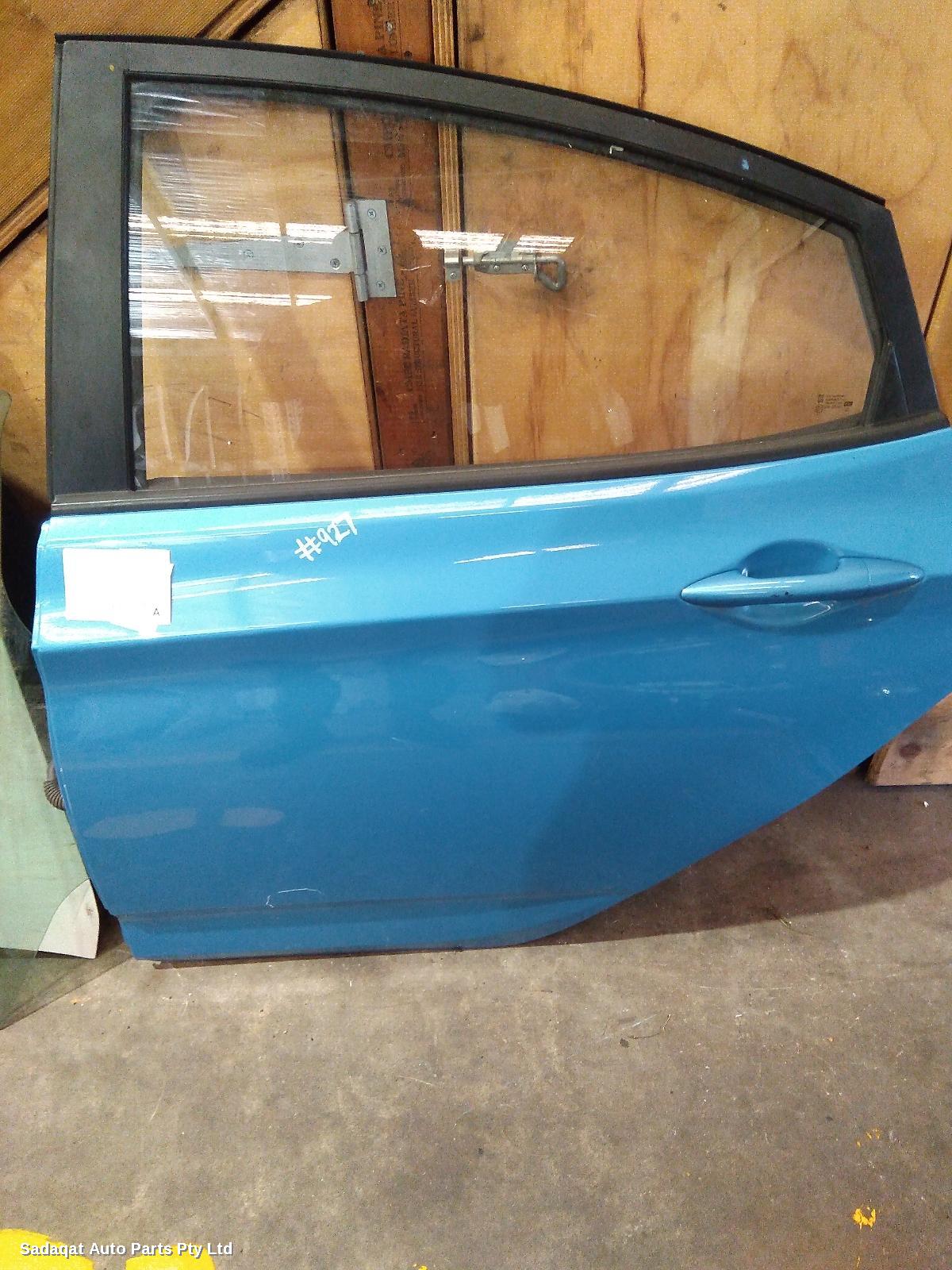 Hyundai Accent Left Rear Door/sliding