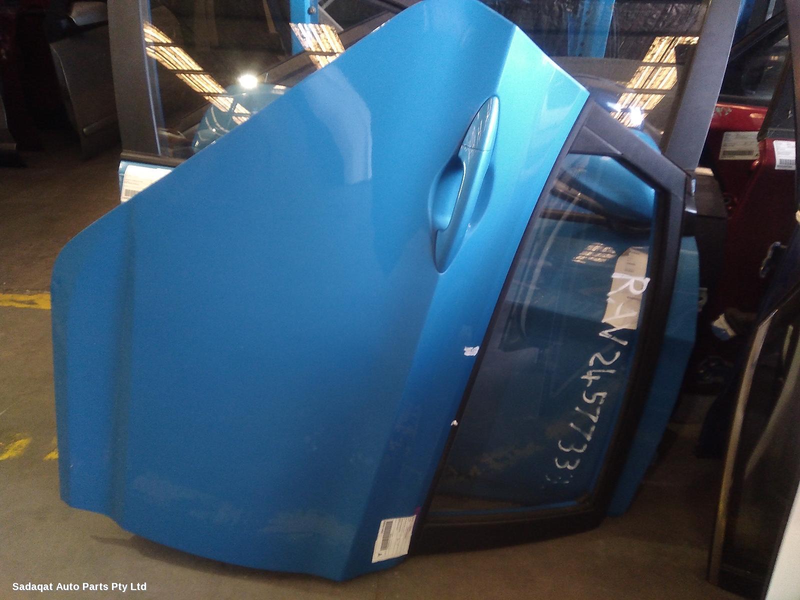 Hyundai Accent Right_rear_door_sliding