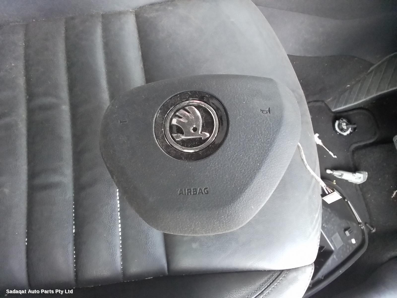 Skoda Octavia Left Headlamp