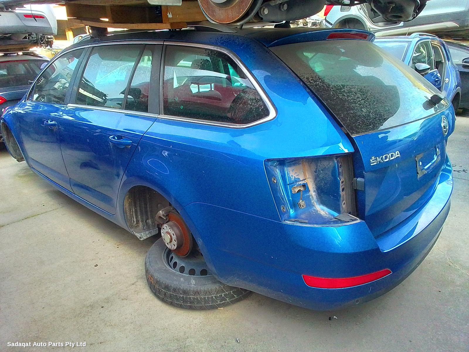Skoda Octavia Left Headlamp