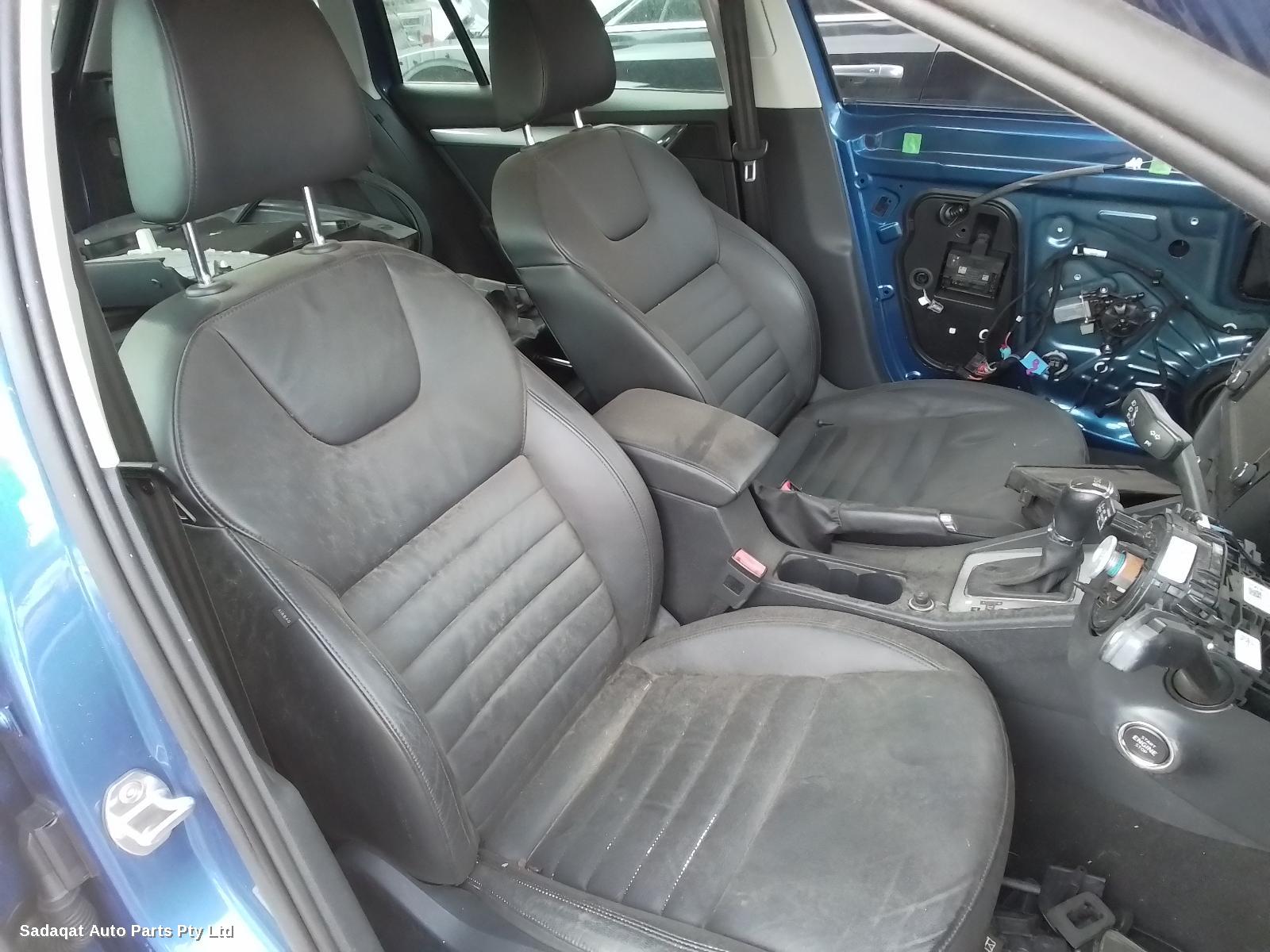 Skoda Octavia Left Headlamp