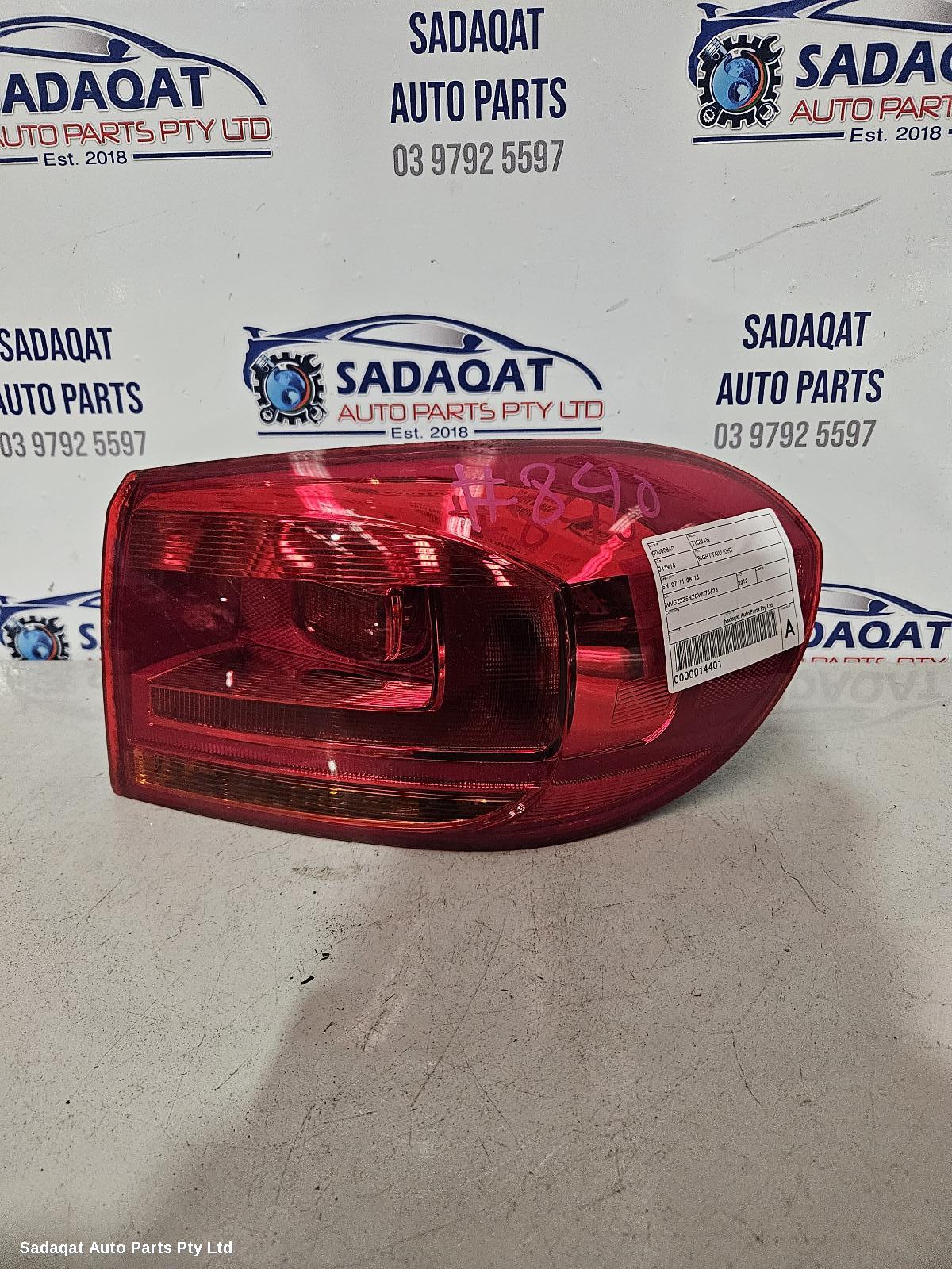 Volkswagen Tiguan Right Taillight