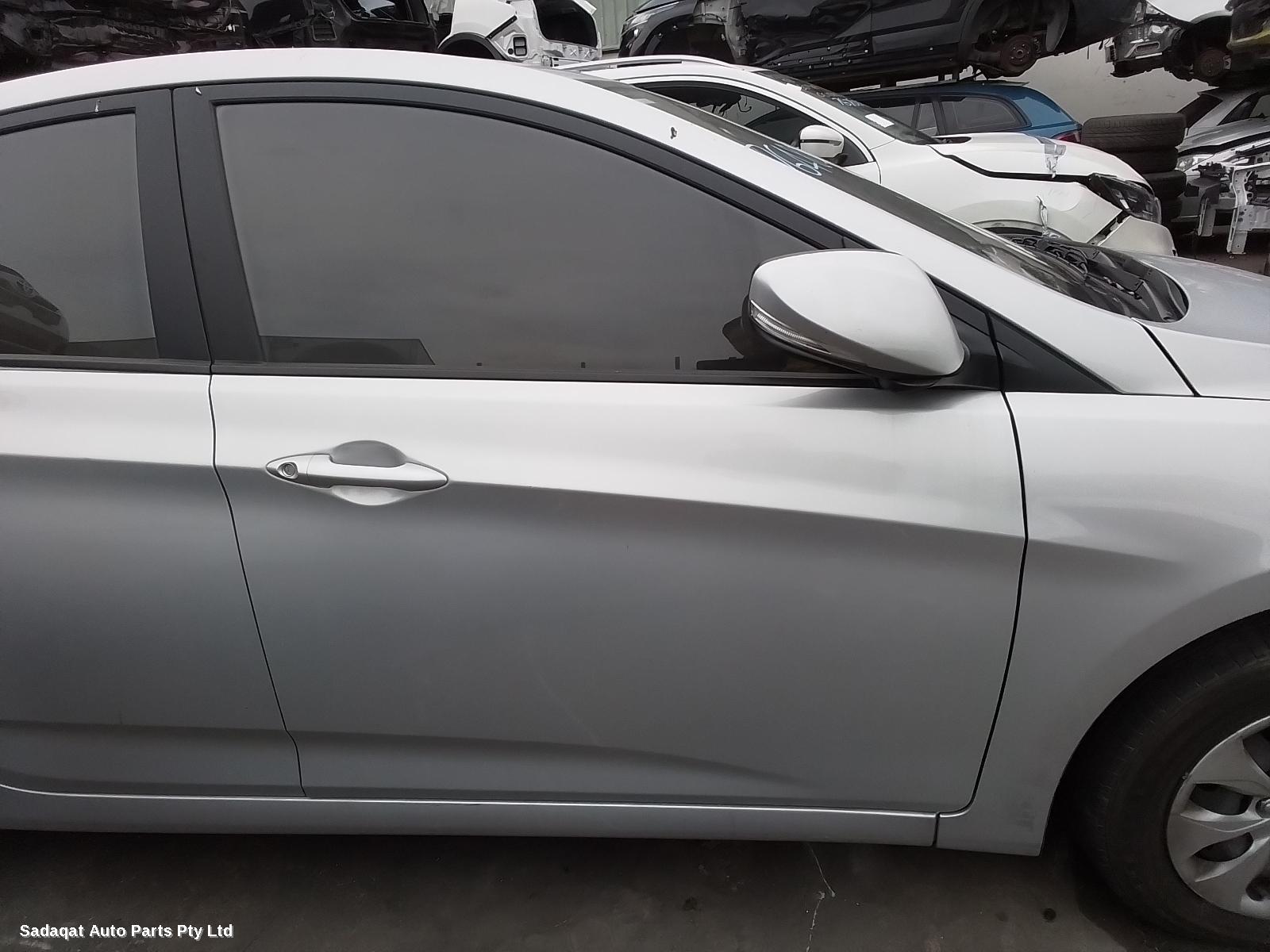 Hyundai Accent Right Guard