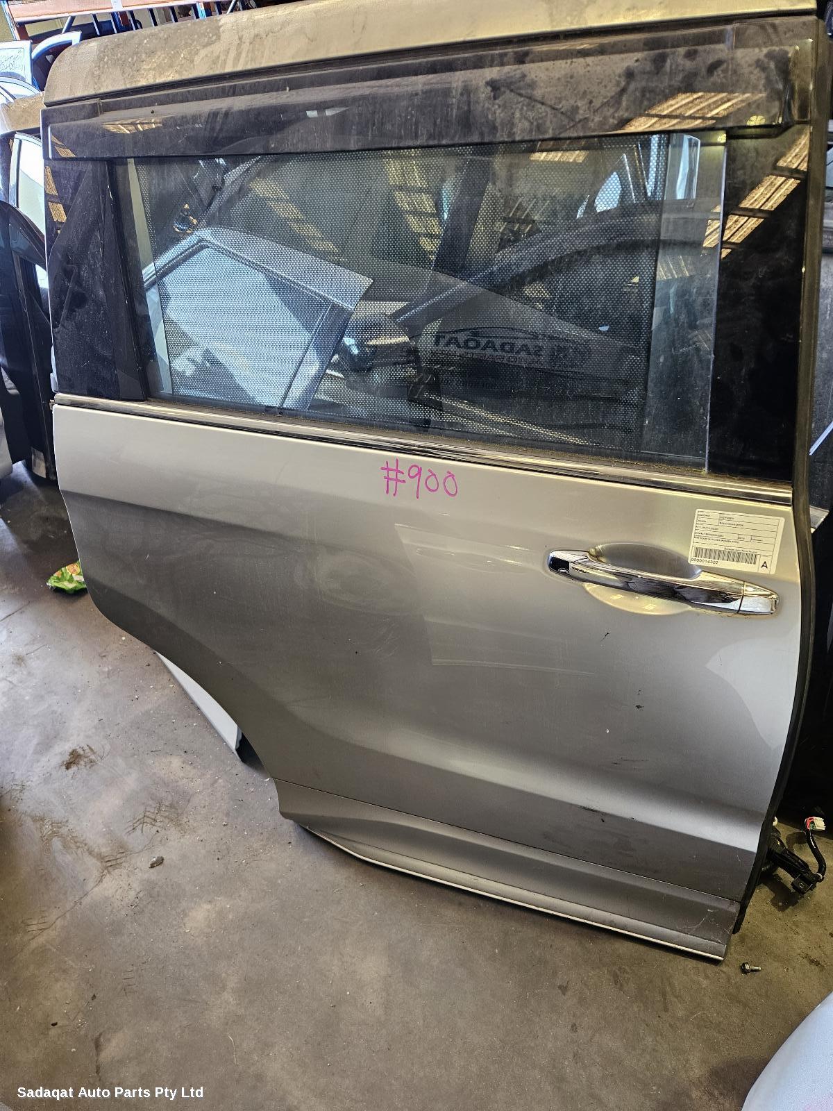 Honda Odyssey Right_rear_door_sliding