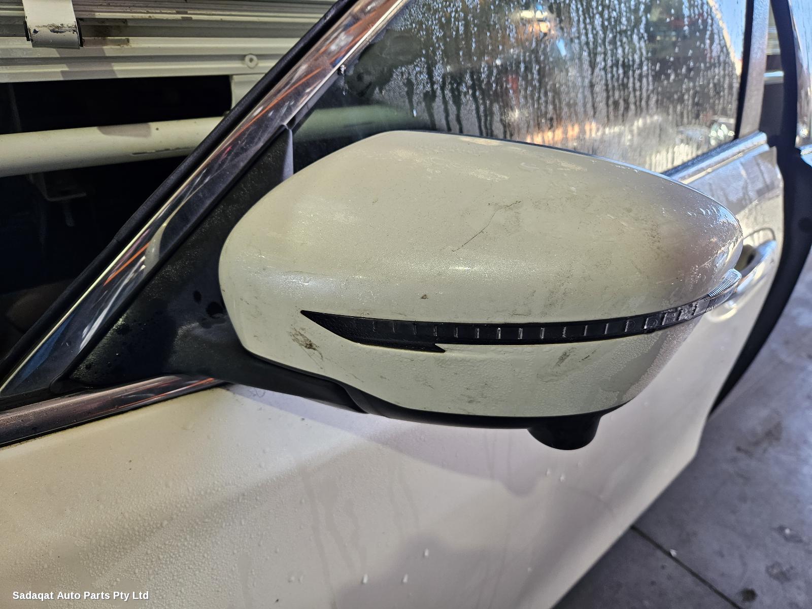 Nissan Xtrail Left Door Mirror