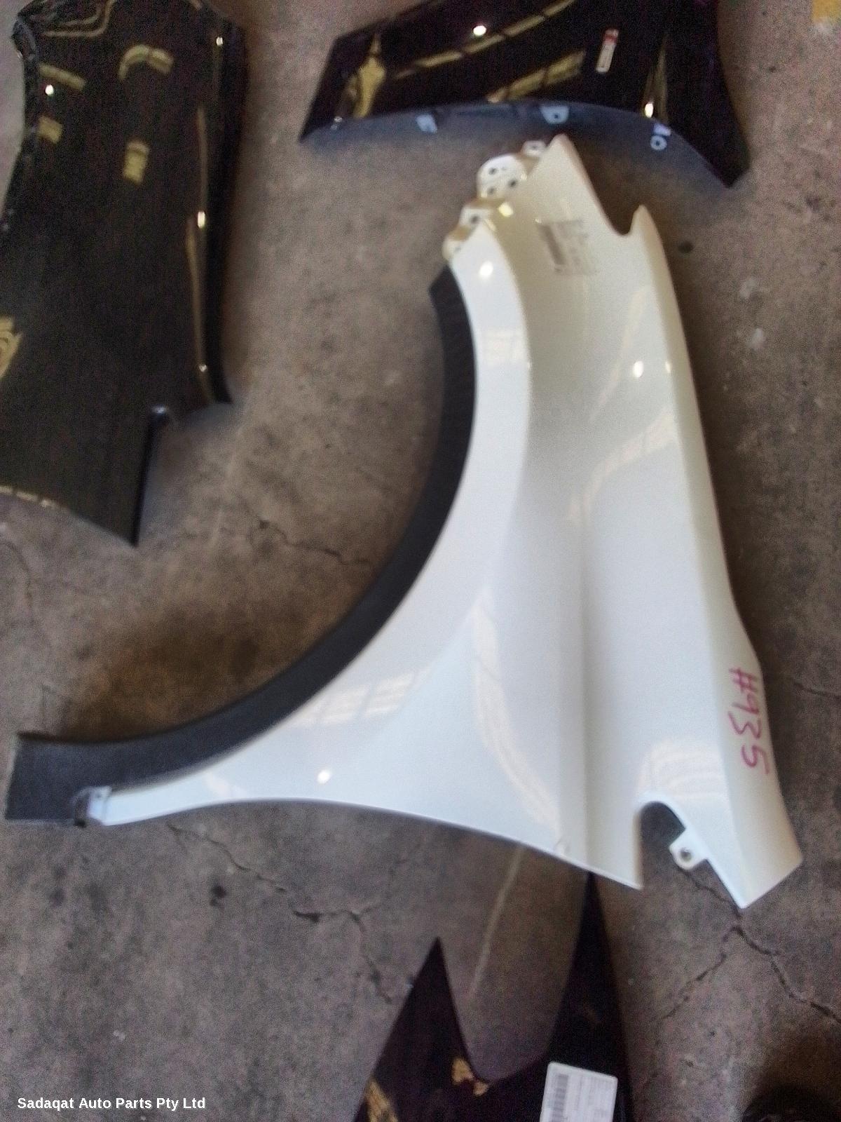 Toyota Rav4 Left Guard