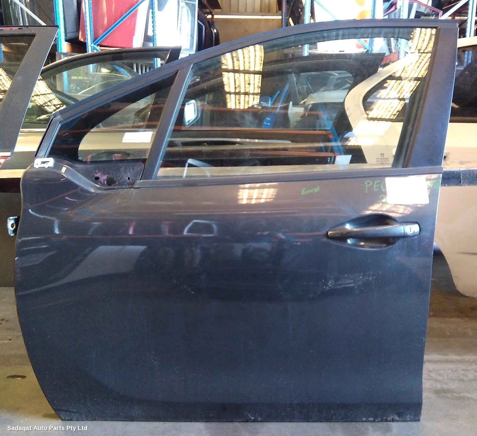 Peugeot 208 Left Front Door