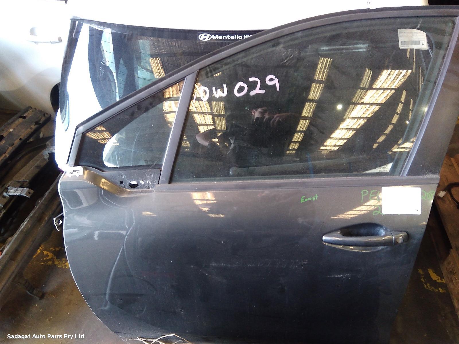 Peugeot 208 Left Front Door