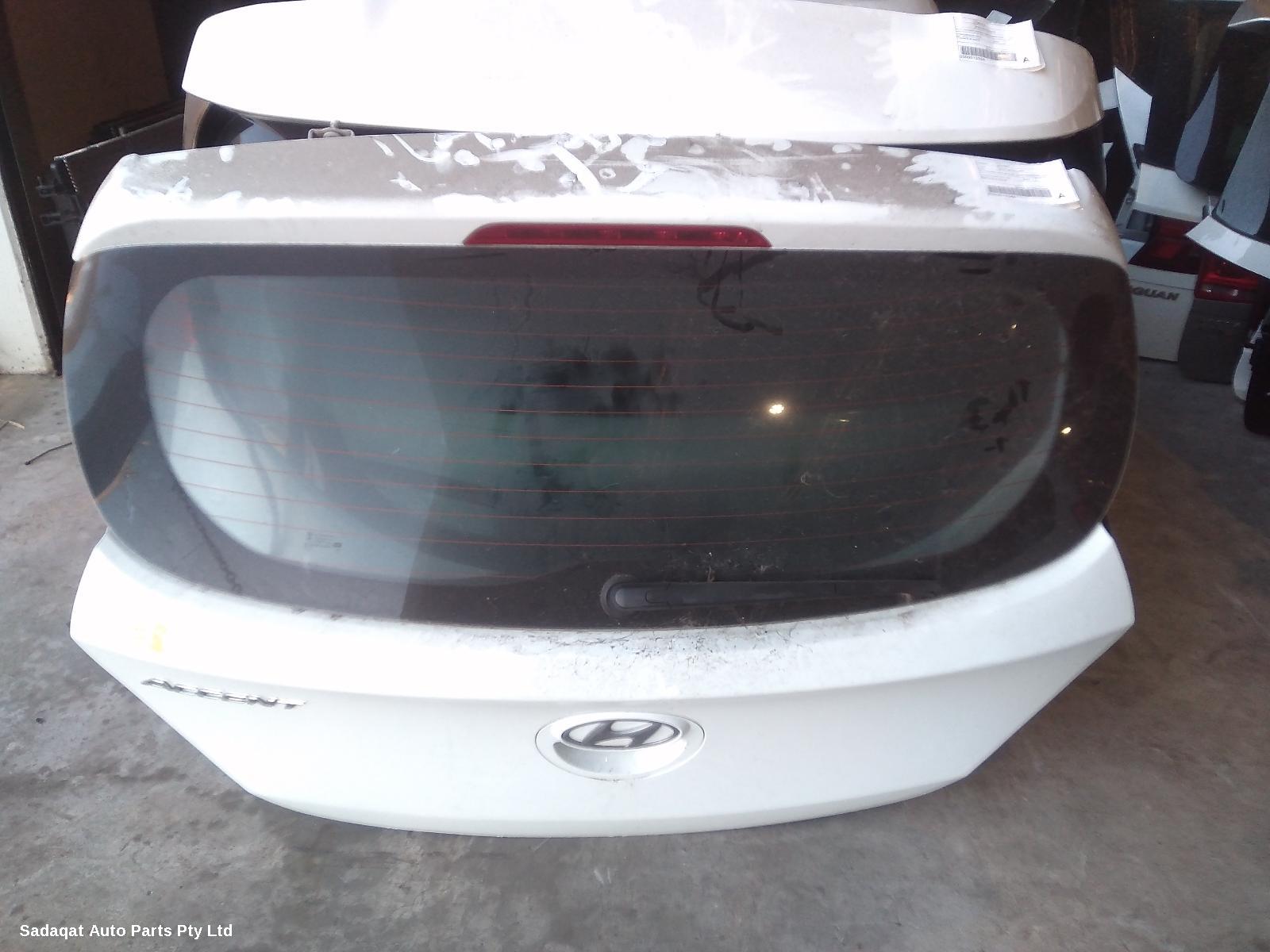 Hyundai Accent Bootlid/tailgate