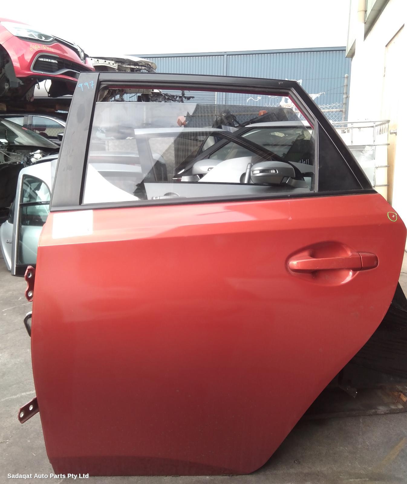 Toyota Corolla Left Rear Door/sliding