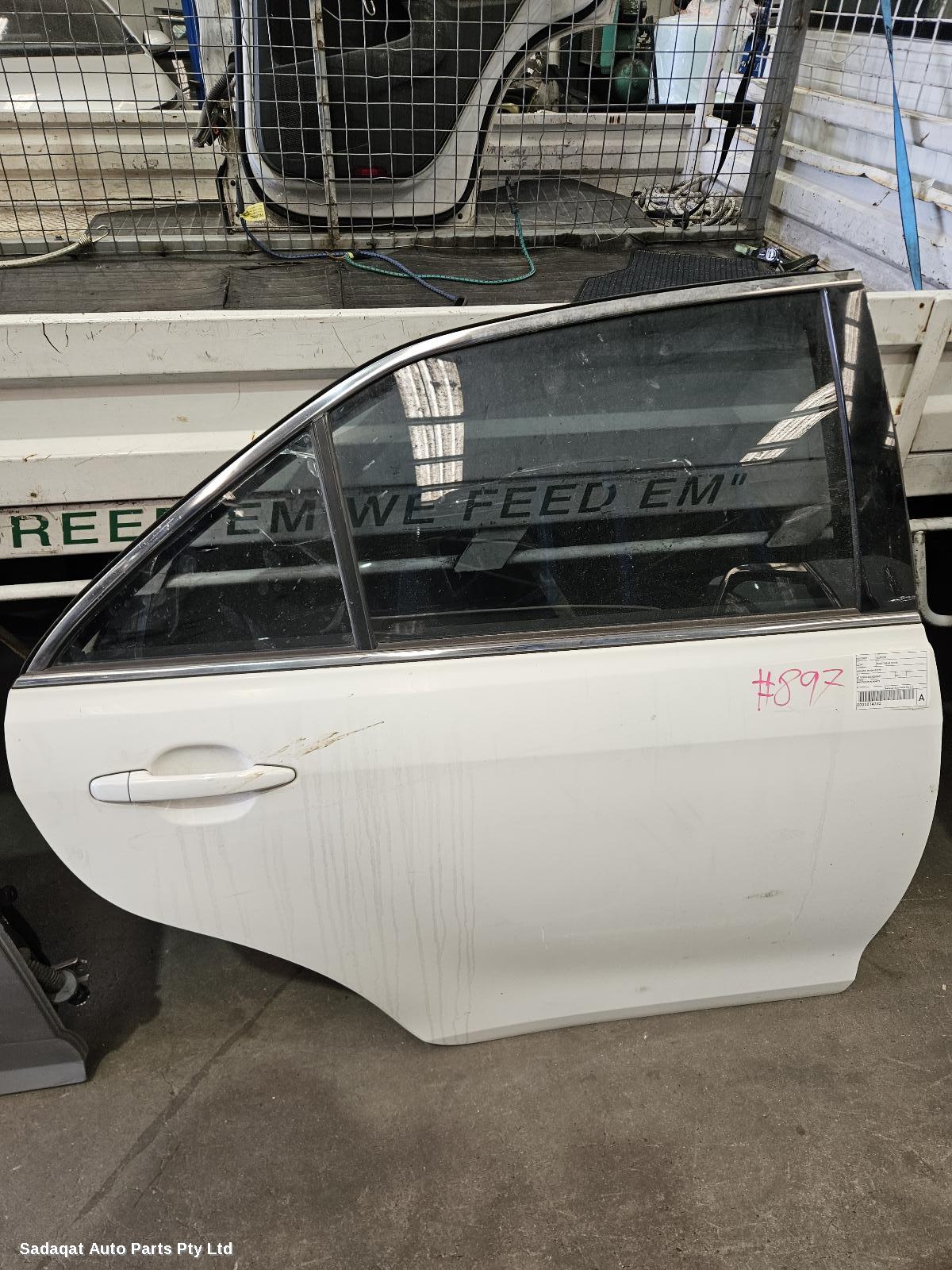 Toyota Aurion Right_rear_door_sliding