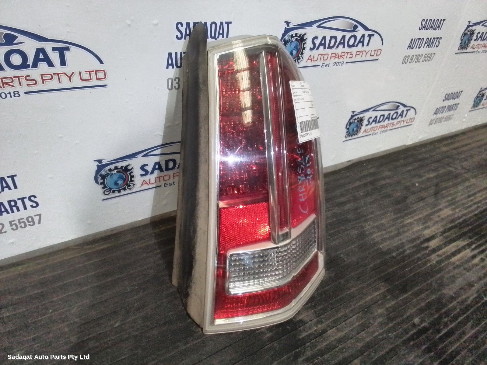 Chrysler 300c Right Taillight
