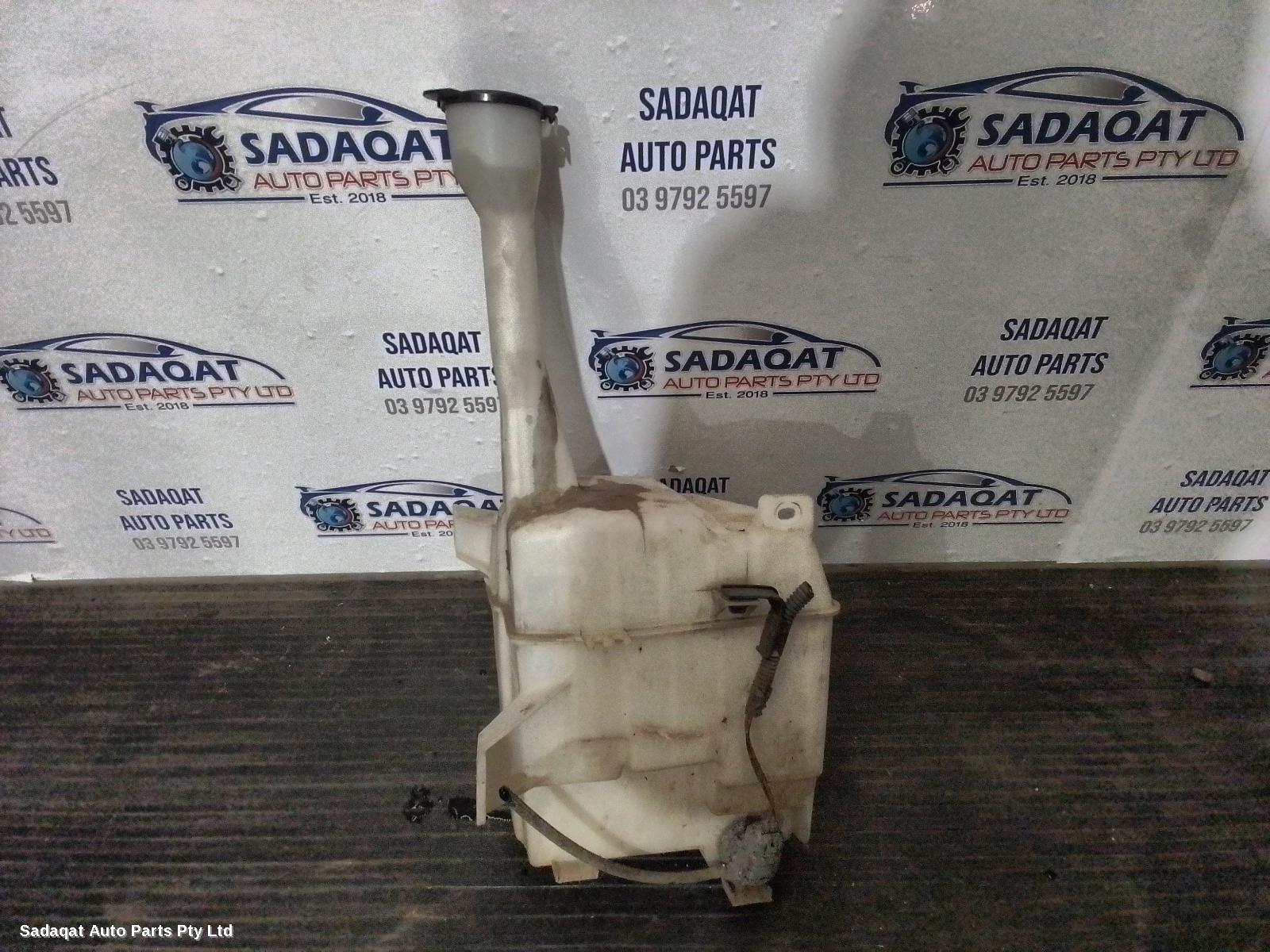 Toyota Aurion Washer Bottle