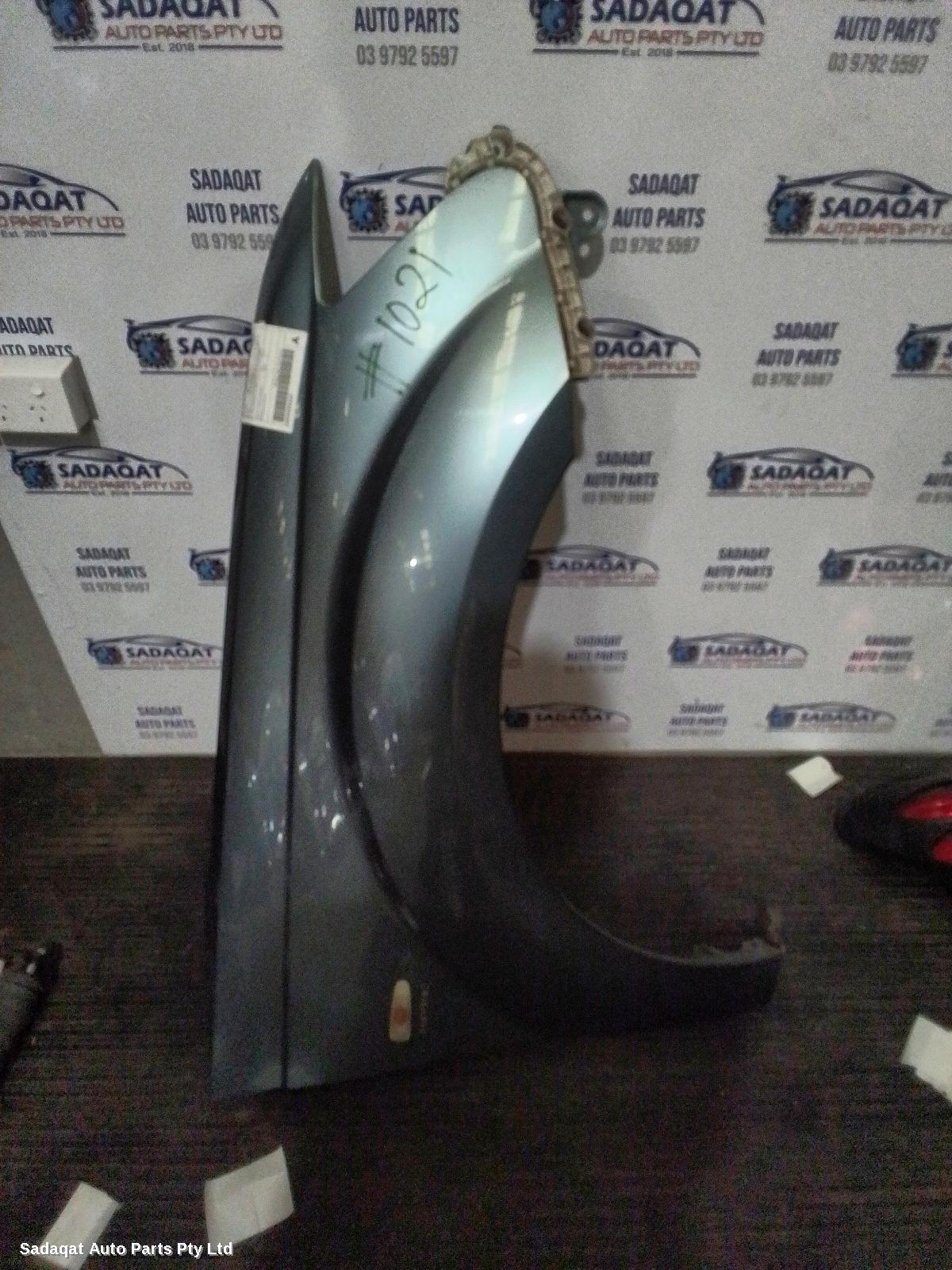 Mitsubishi Outlander Right Guard