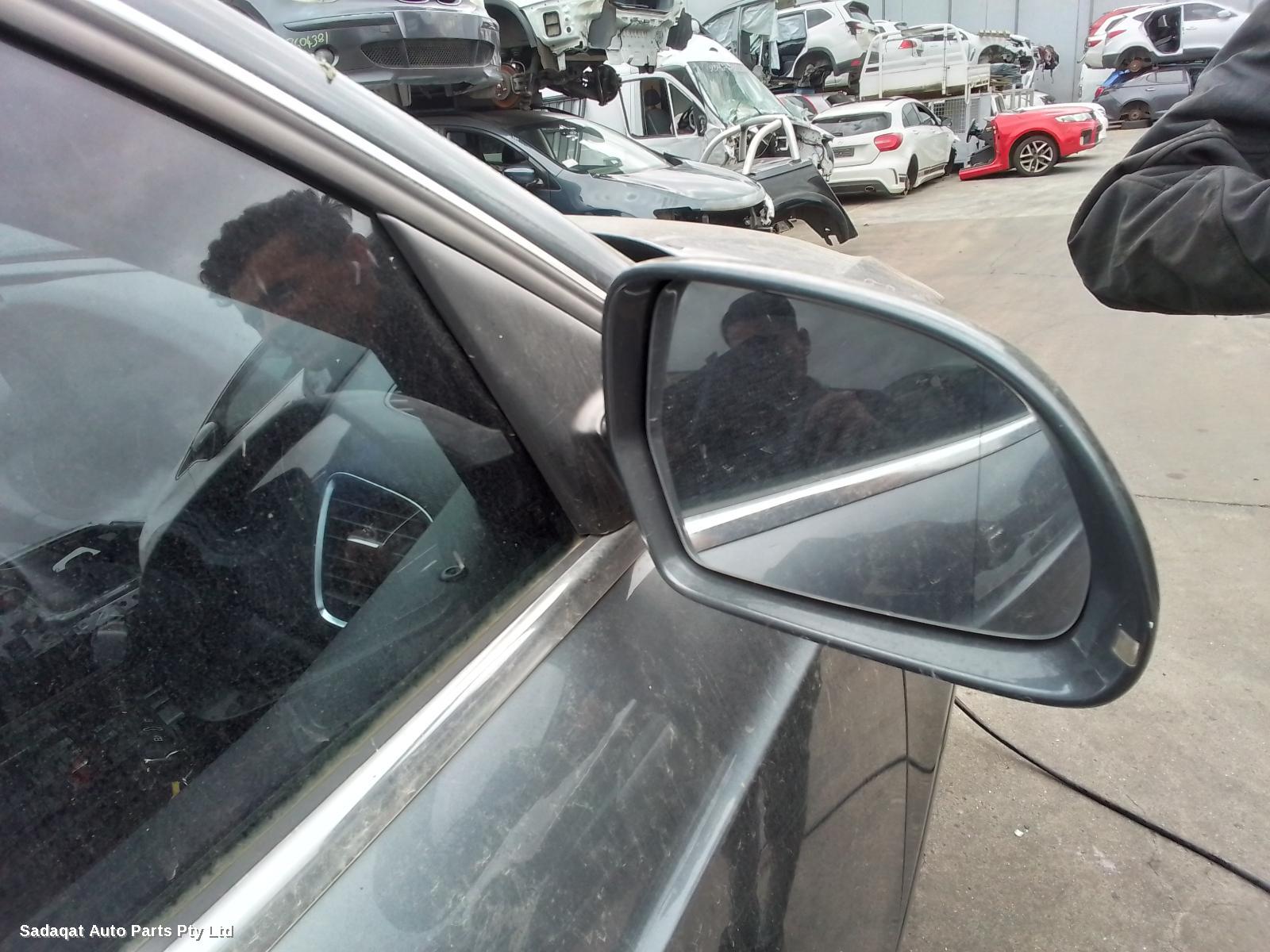 Audi Q3 Right Headlamp