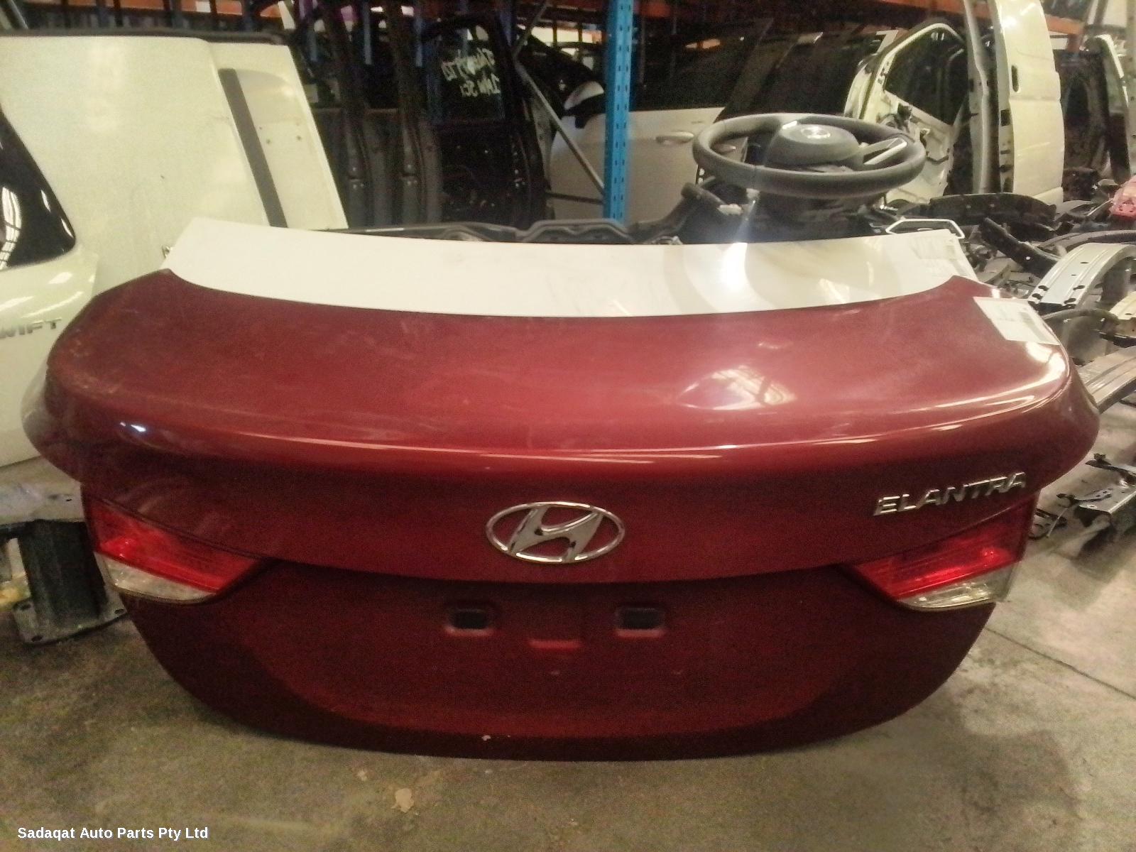 Hyundai Elantra Bootlid/tailgate