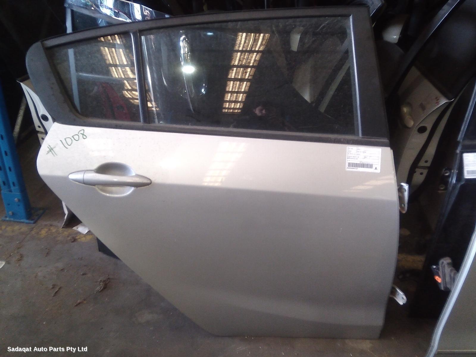Kia Cerato Right_rear_door_sliding