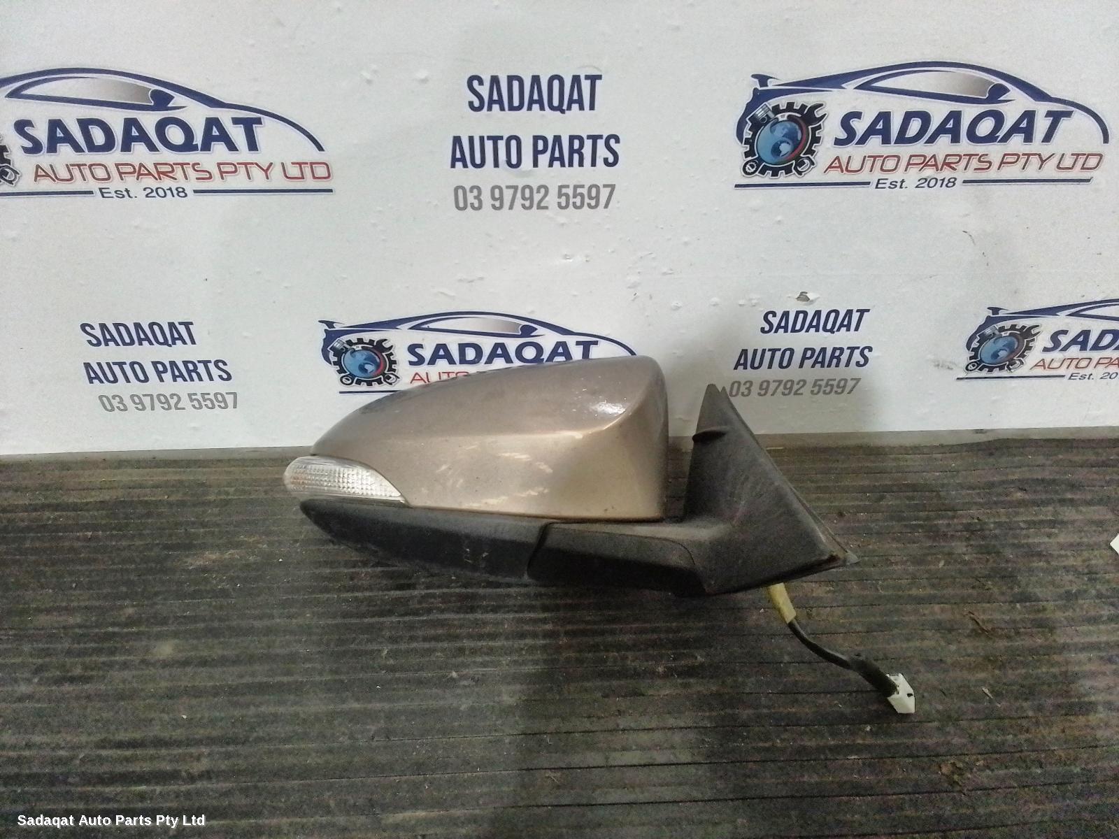 Toyota Camry Right Door Mirror