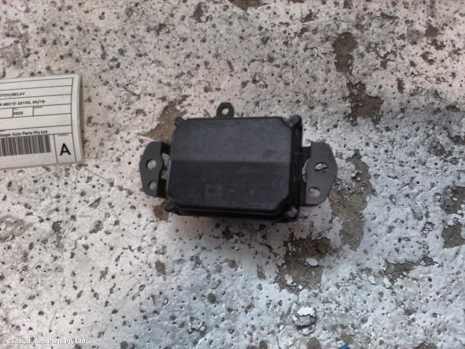 Toyota Hilux Misc Switch/relay