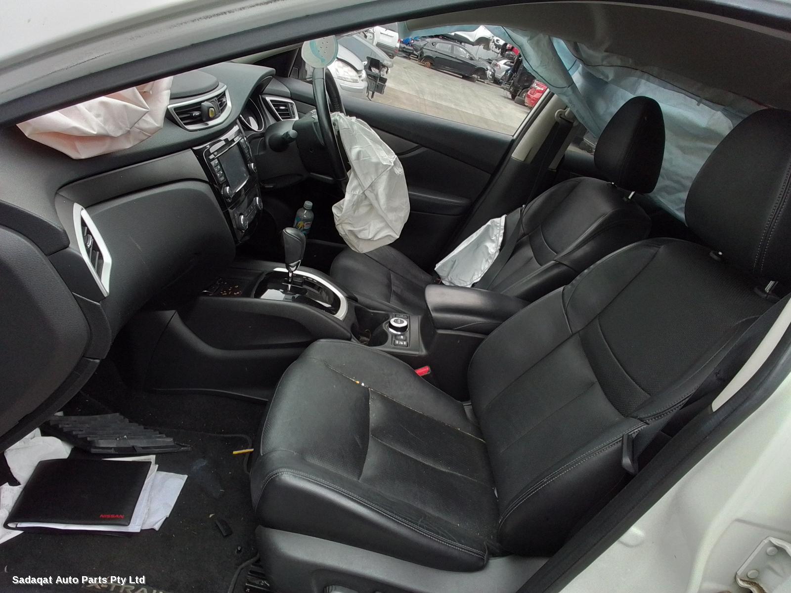 Nissan Xtrail Left Door Mirror