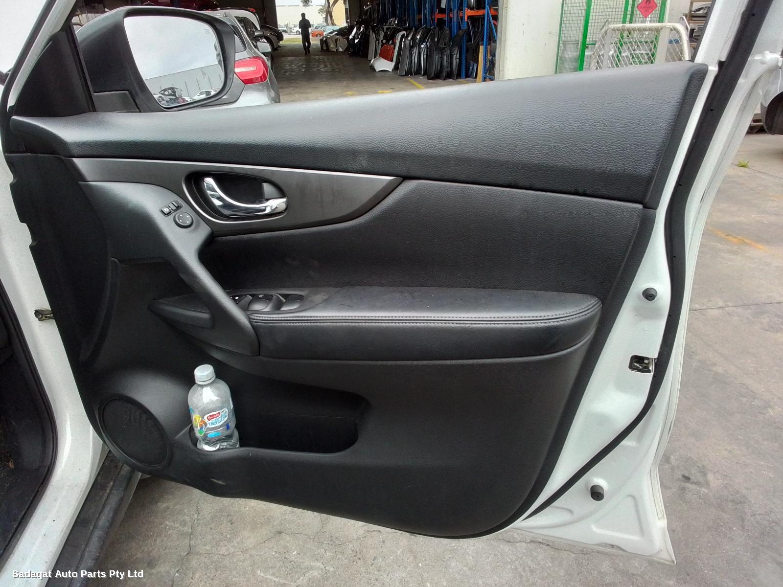 Nissan Xtrail Left Door Mirror