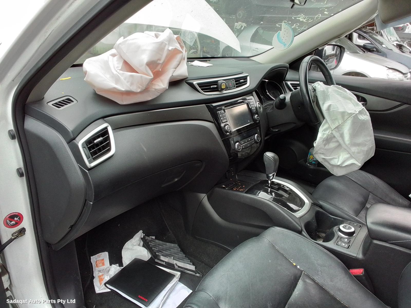 Nissan Xtrail Left Door Mirror