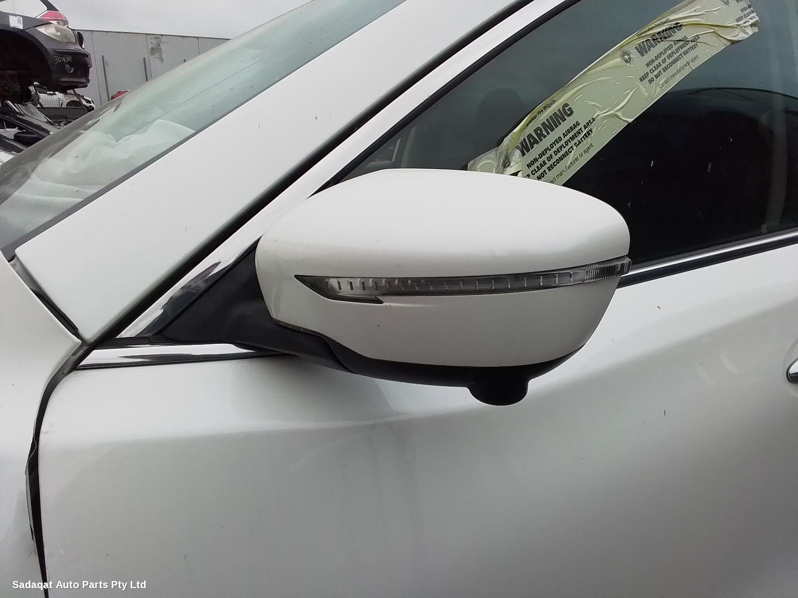 Nissan Xtrail Left Door Mirror