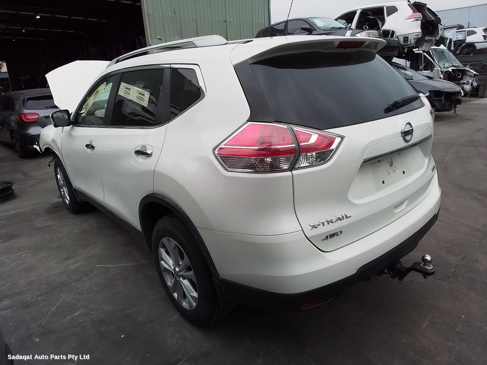 Nissan Xtrail Left Door Mirror