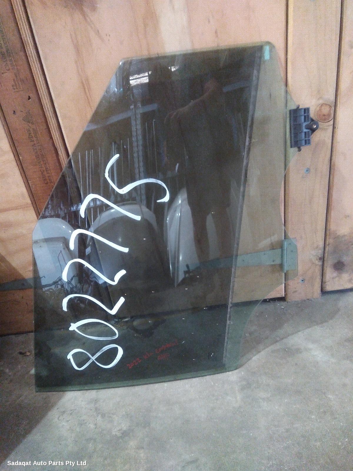 Kia Carnival/grand Carnival Right Front Door Window